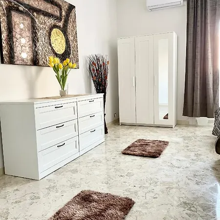 Savoia Lejlighed Bari